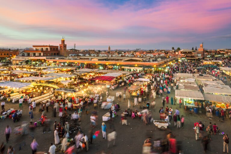 Visiter la place Jemaa el Fna au cœur de Marrakech