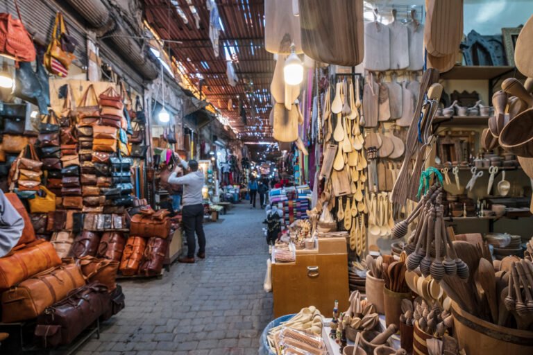 Visiter les souks de Marrakech entre traditions et couleurs